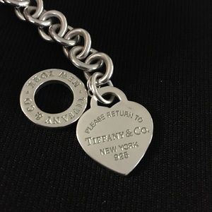 Tiffany and Co. Return to Tiffany Toggle necklace 15.5 inches
